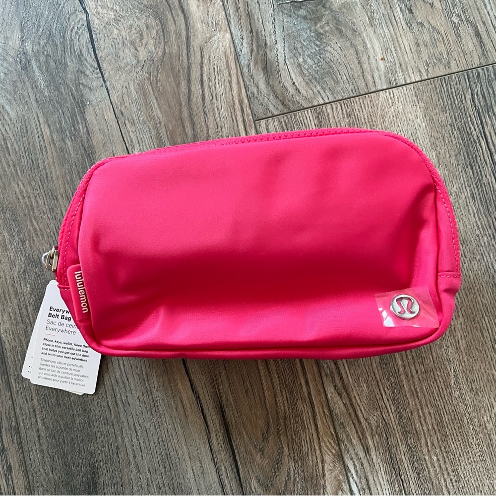 Lululemon Everywhere Belt Bag